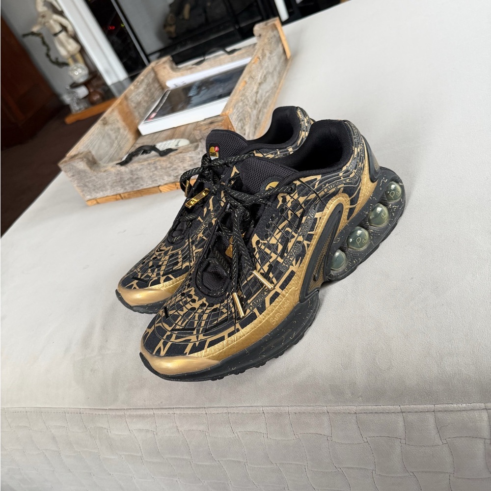 Nike Air Max Doernbecher - Picture 3 of 5